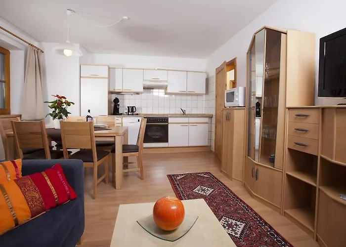 Appartementhaus Erasim * سخلادميخ